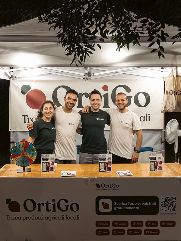 Da sinistra verso destra: Nosanin Abdollahian - UX/UI Designer, Elia Rufolo - Founder e CEO, Andrei Daniel Ivan - Mobile software developer, Stefano Righini - Software developer e CTO